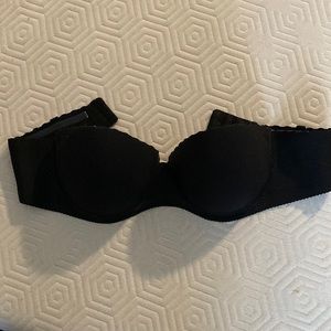 Victoria’s Secret 34B strapless bra